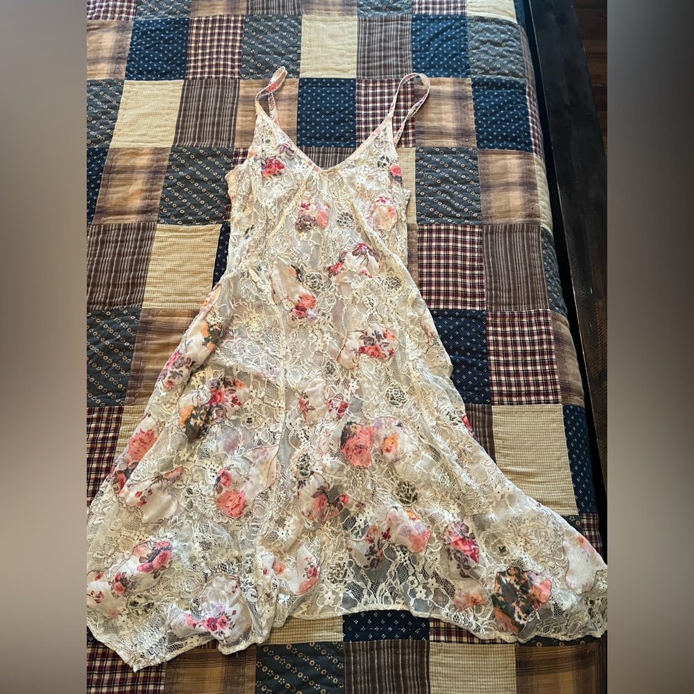 Free people dress size Small in like new condition.